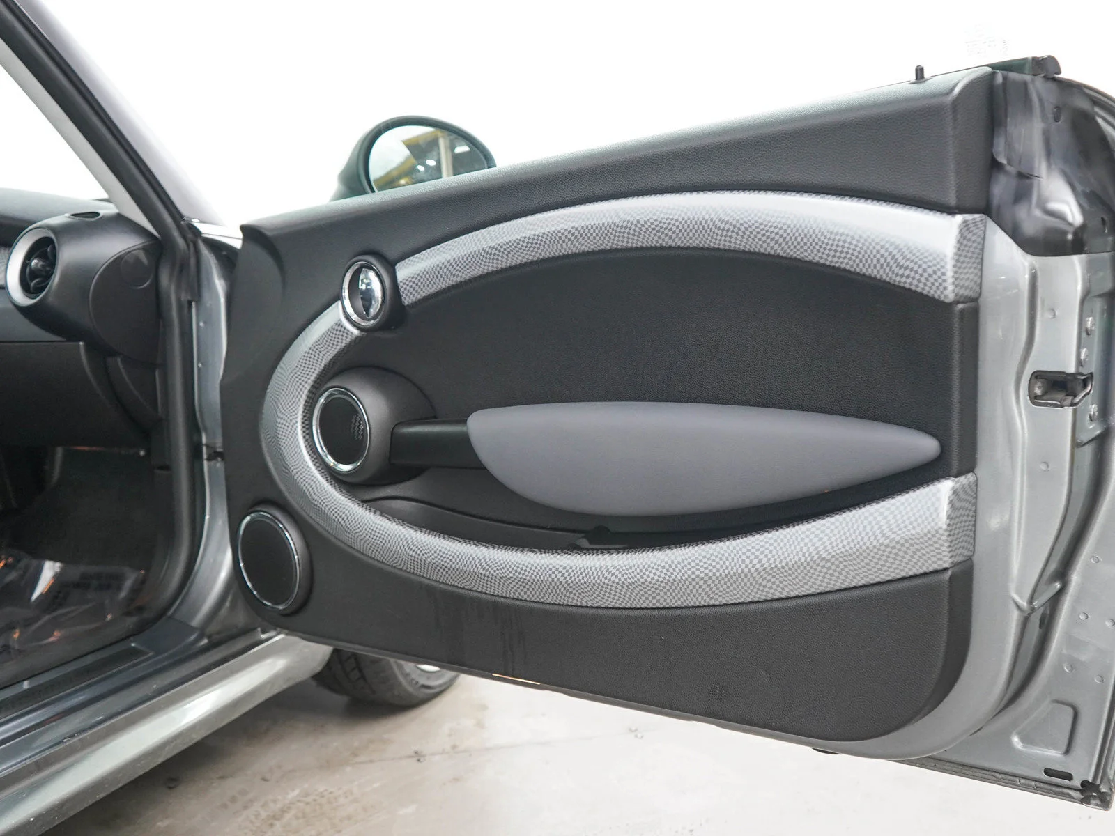 Used 2010 Dark Silver Metallic MINI Base image 11