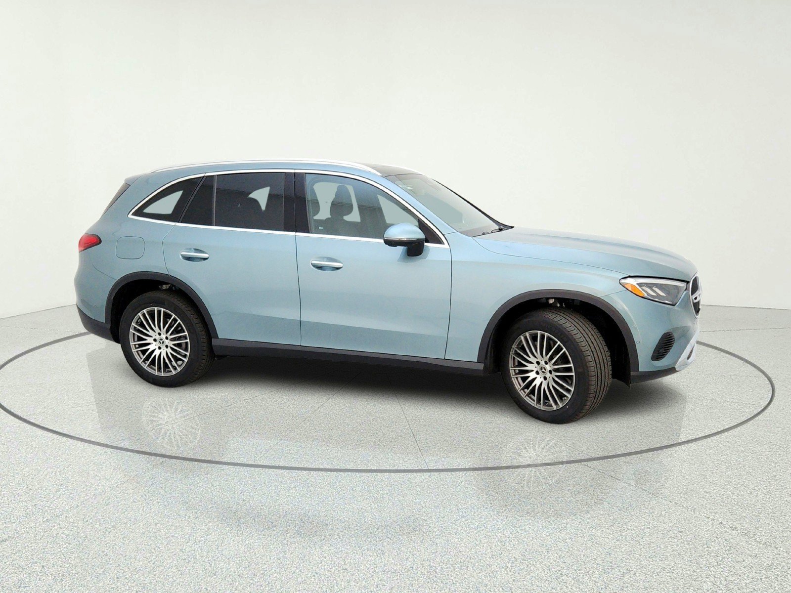 New 2026 Verde Silver Metallic Mercedes-Benz GLC 300 SUV image 27
