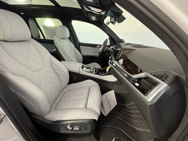 New 2026 Mineral White Metallic BMW xDrive40i image 42
