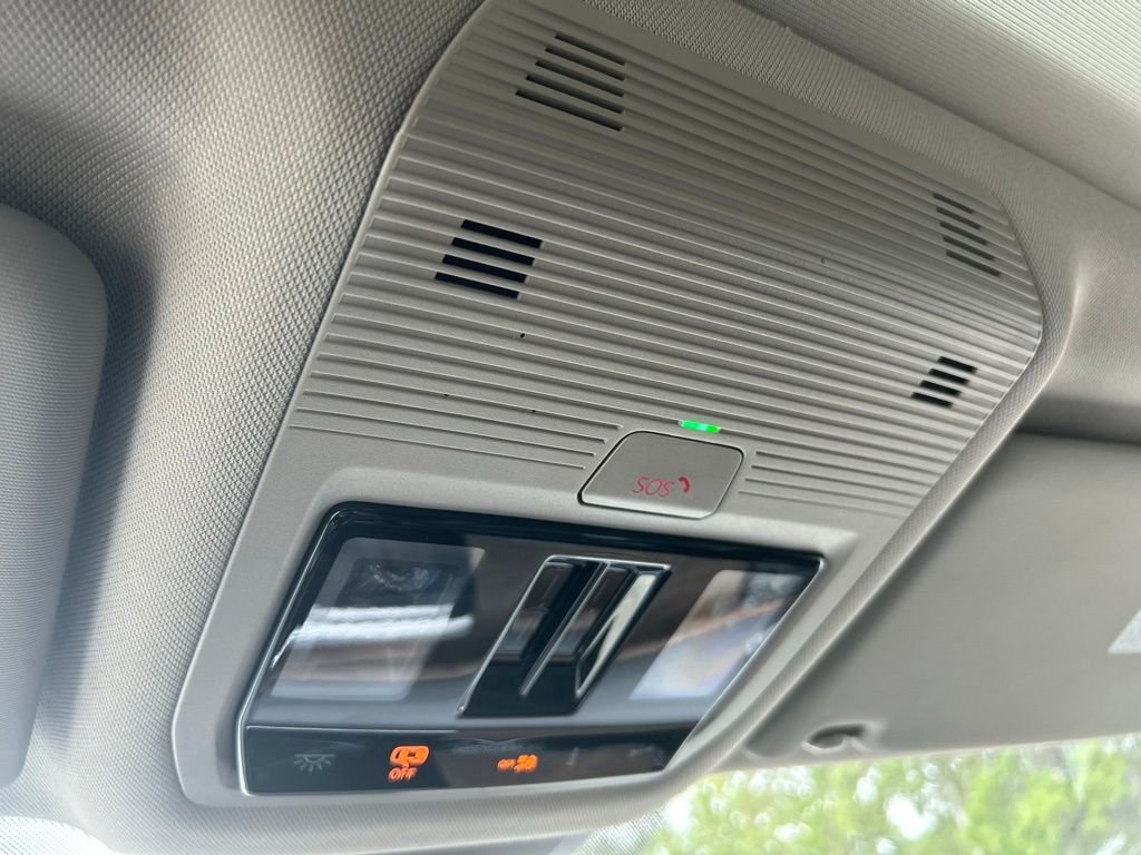 New 2026 White/off-white Volkswagen SE w/Technology image 58