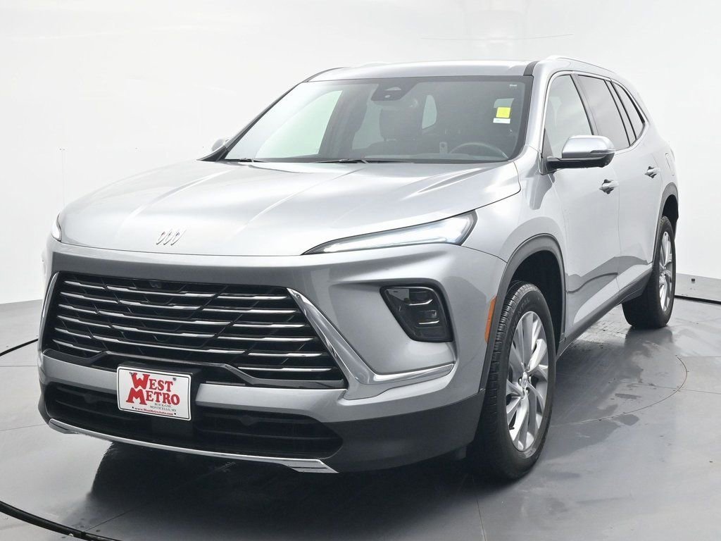 Used 2025 Buick Enclave Preferred with VIN 5GAEVARS8SJ249503 for sale in Monticello, Minnesota