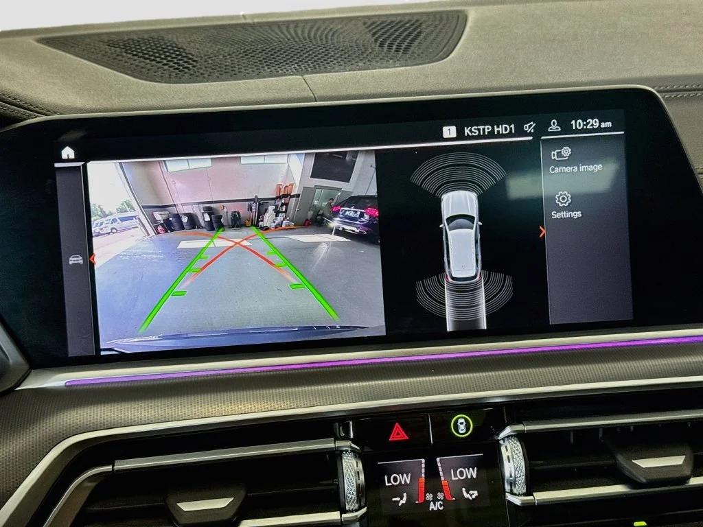 Used 2021  BMW xDrive40i image 16
