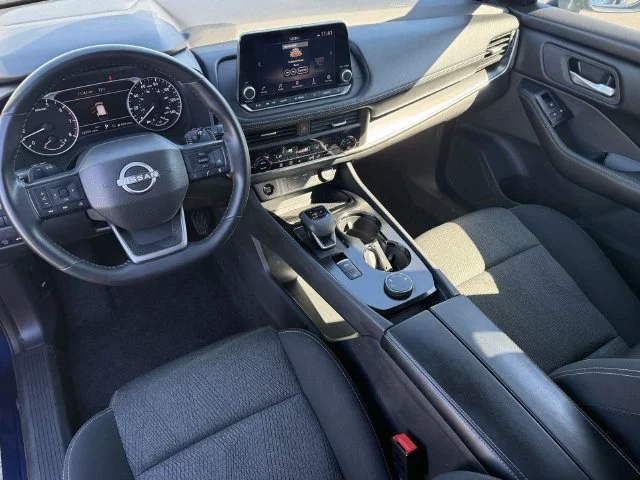 Used 2025 Blue Nissan SV image 3