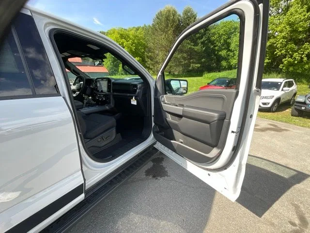 New 2026 Avalanche Ford XLT image 17