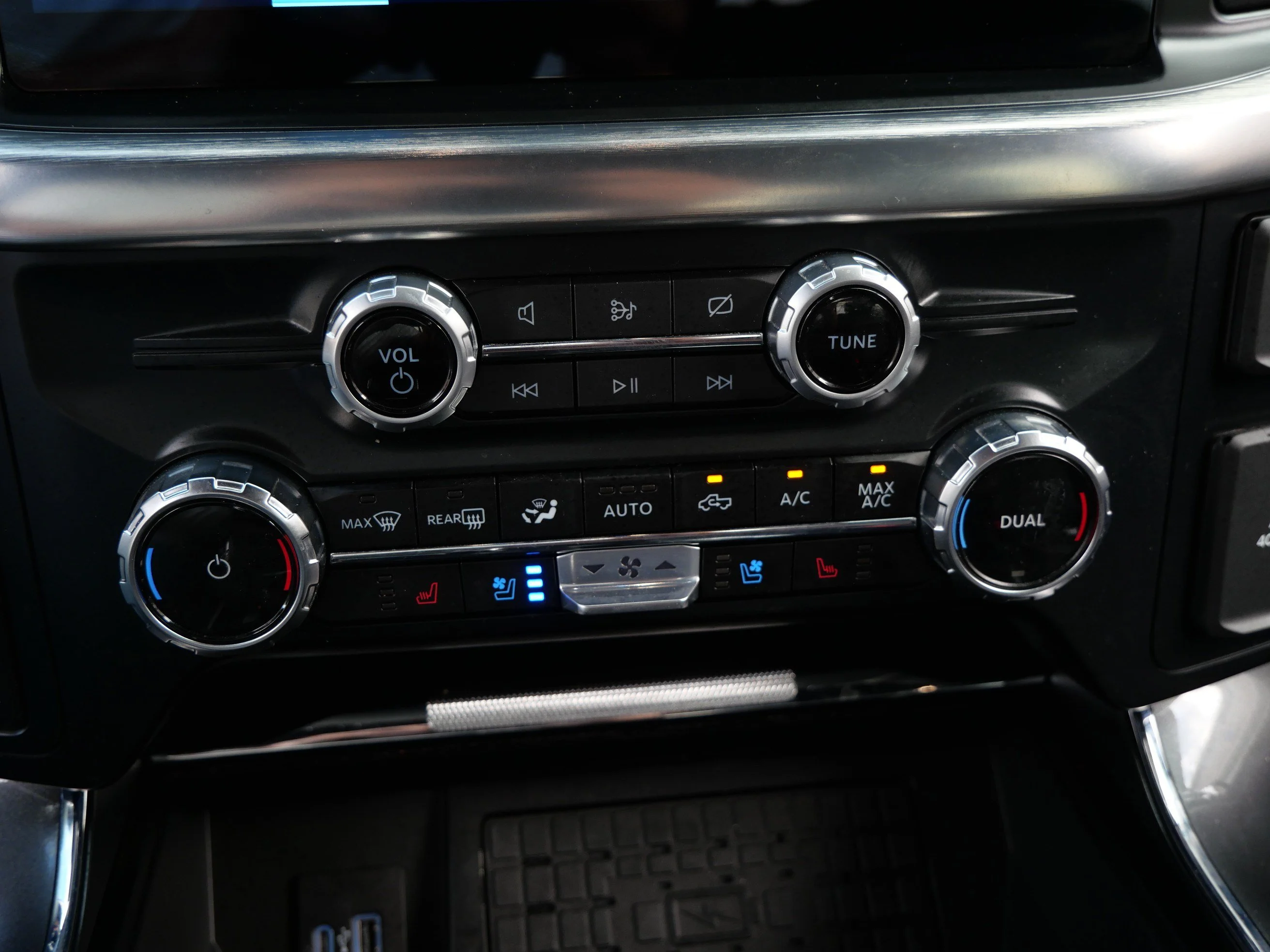 Certified Used 2023 Carbonized Gray Metallic Ford LARIAT image 23