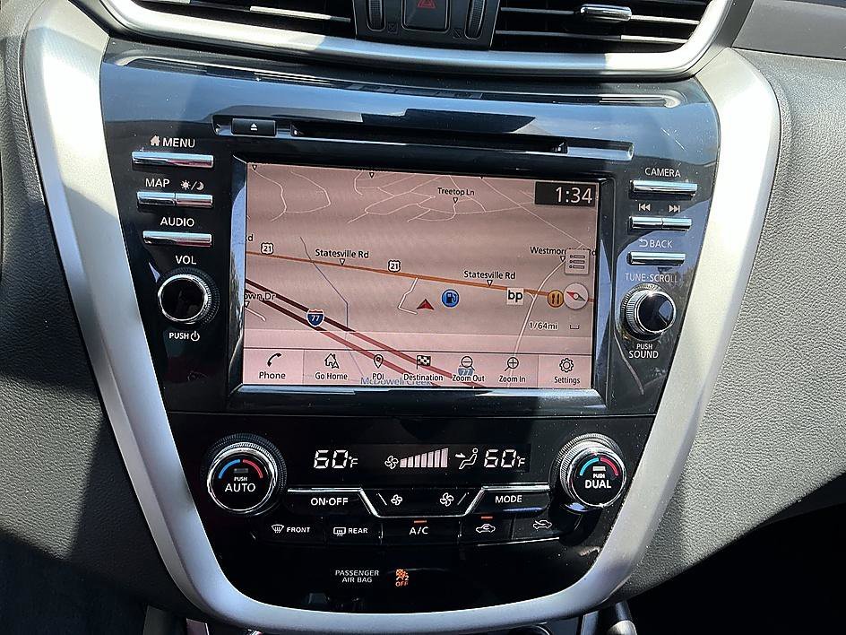 Used 2019 Pearl White Tricoat Nissan SL image 17