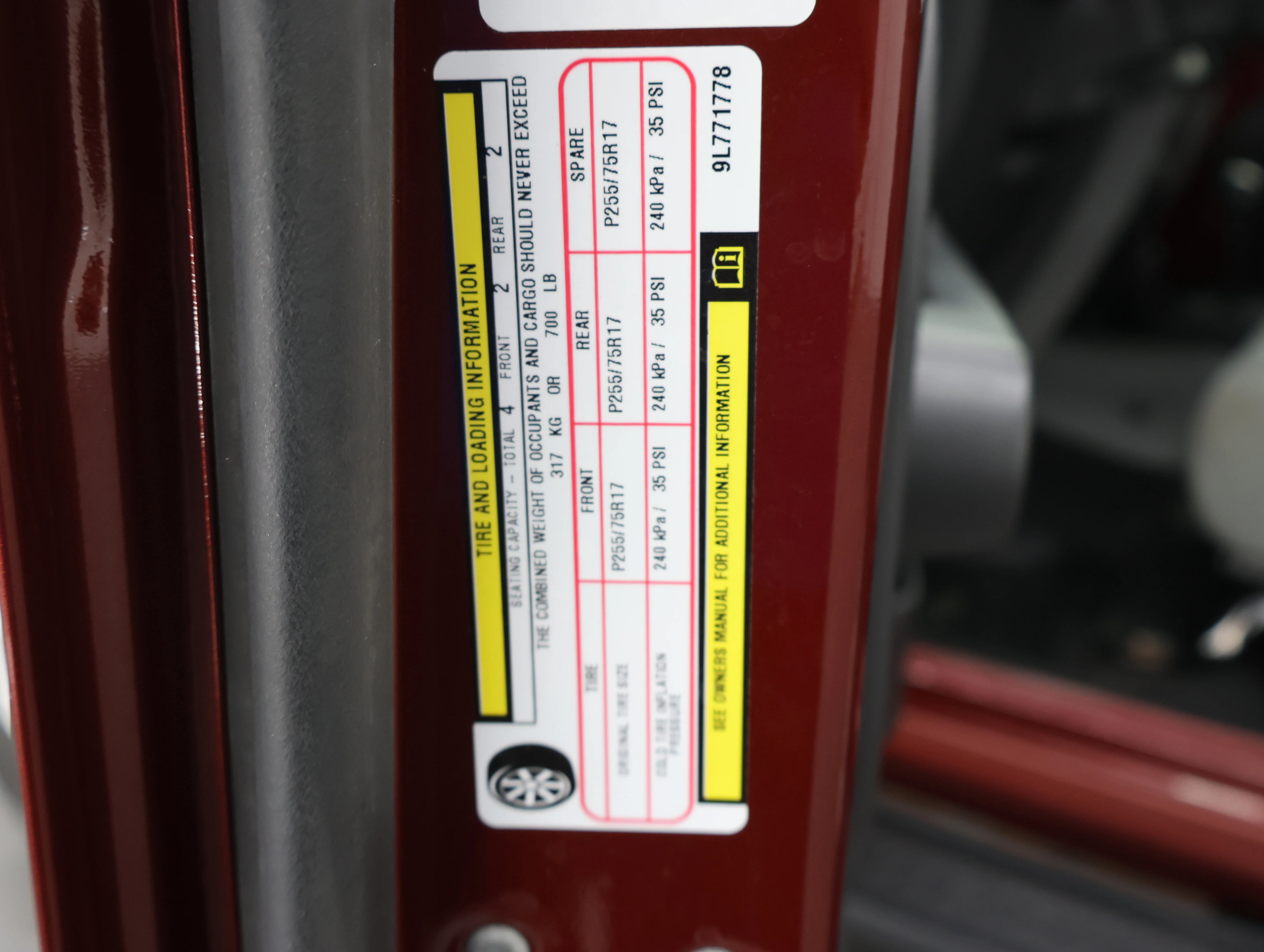 Used 2009 Red Rock Crystal Pearl Jeep X image 37