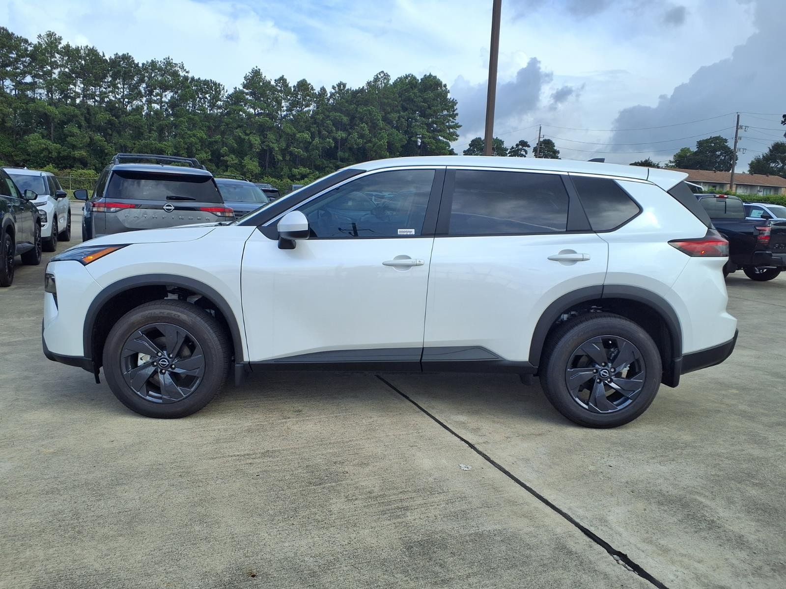 New 2026 Everest White Pearl Tricoat Nissan SV image 8