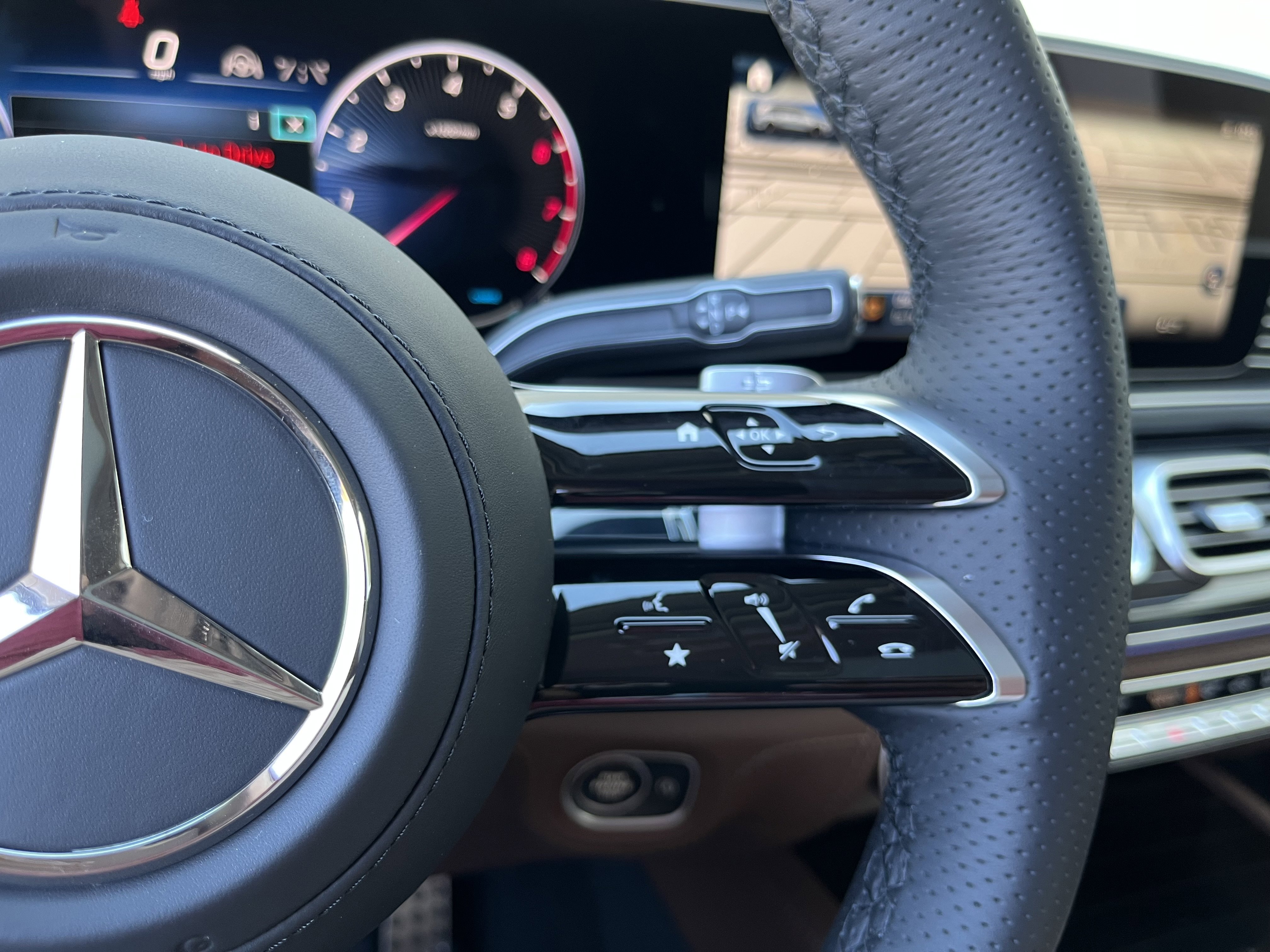 New 2026 POLAR WHITE Mercedes-Benz GLS 450 image 25