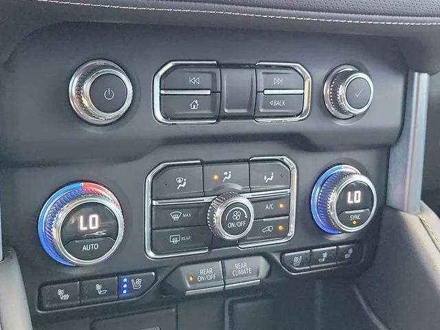 2023 GMC Yukon SLT - Photo 40
