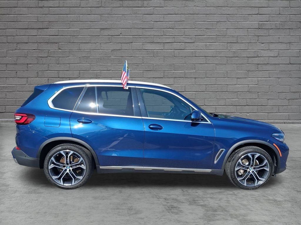 Used 2021 Blue BMW sDrive40i image 11