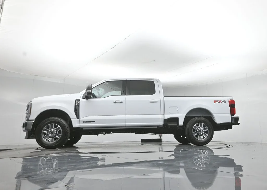 New 2026 Oxford White Ford Lariat image 53