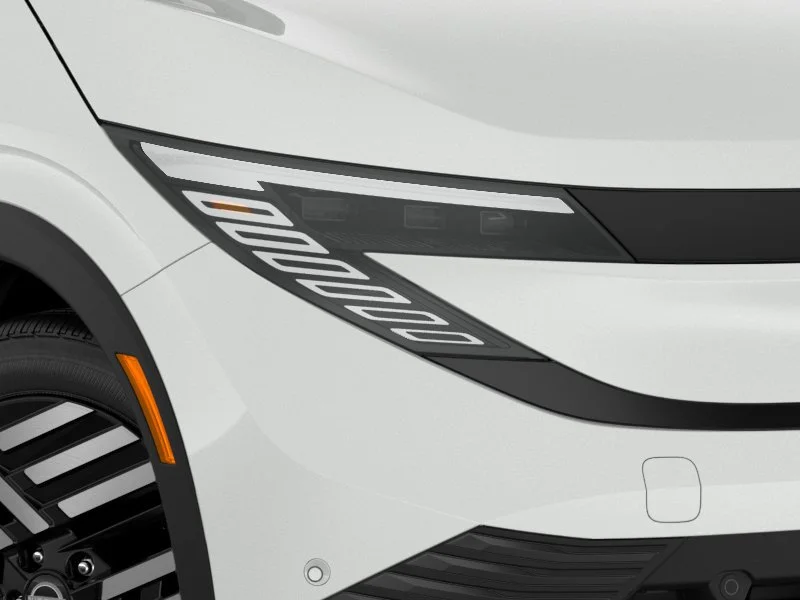 New 2026 Everest White Pearl TriCoat / Super Black Two-tone Nissan SV+ image 10