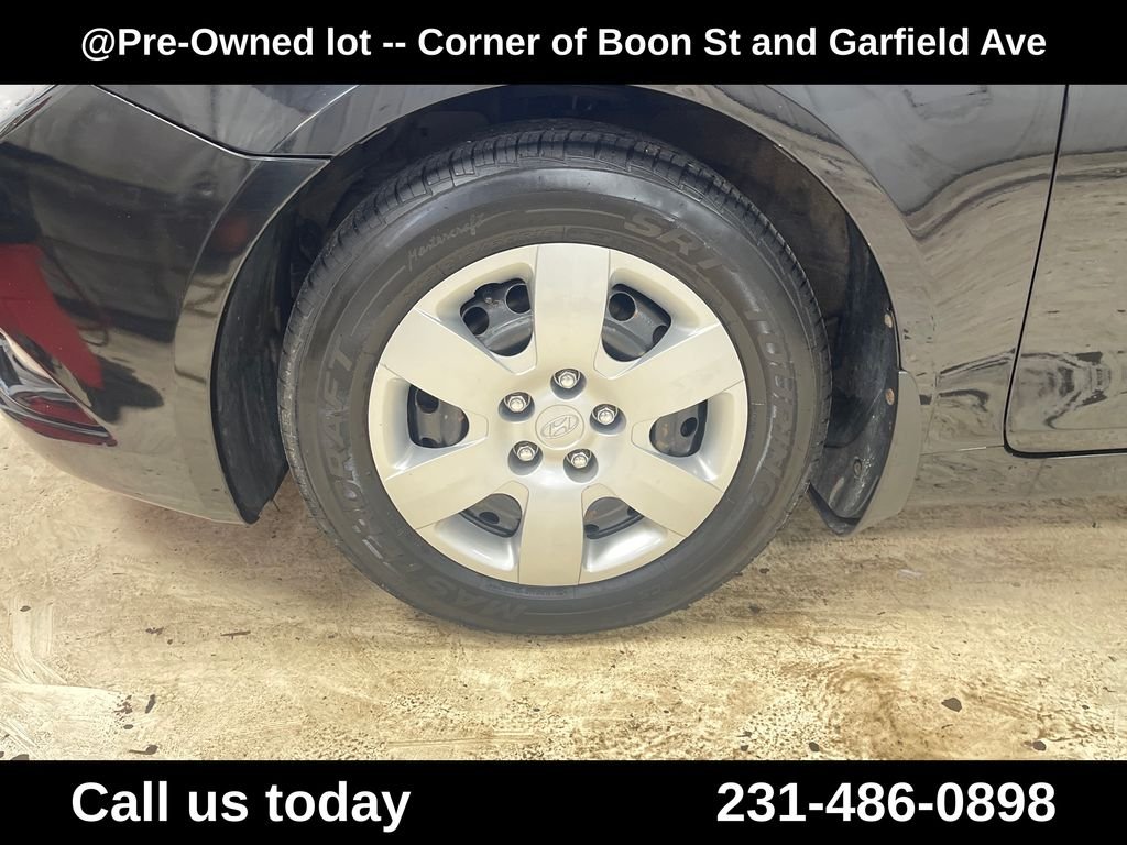 Used 2013 Black Hyundai GLS image 8