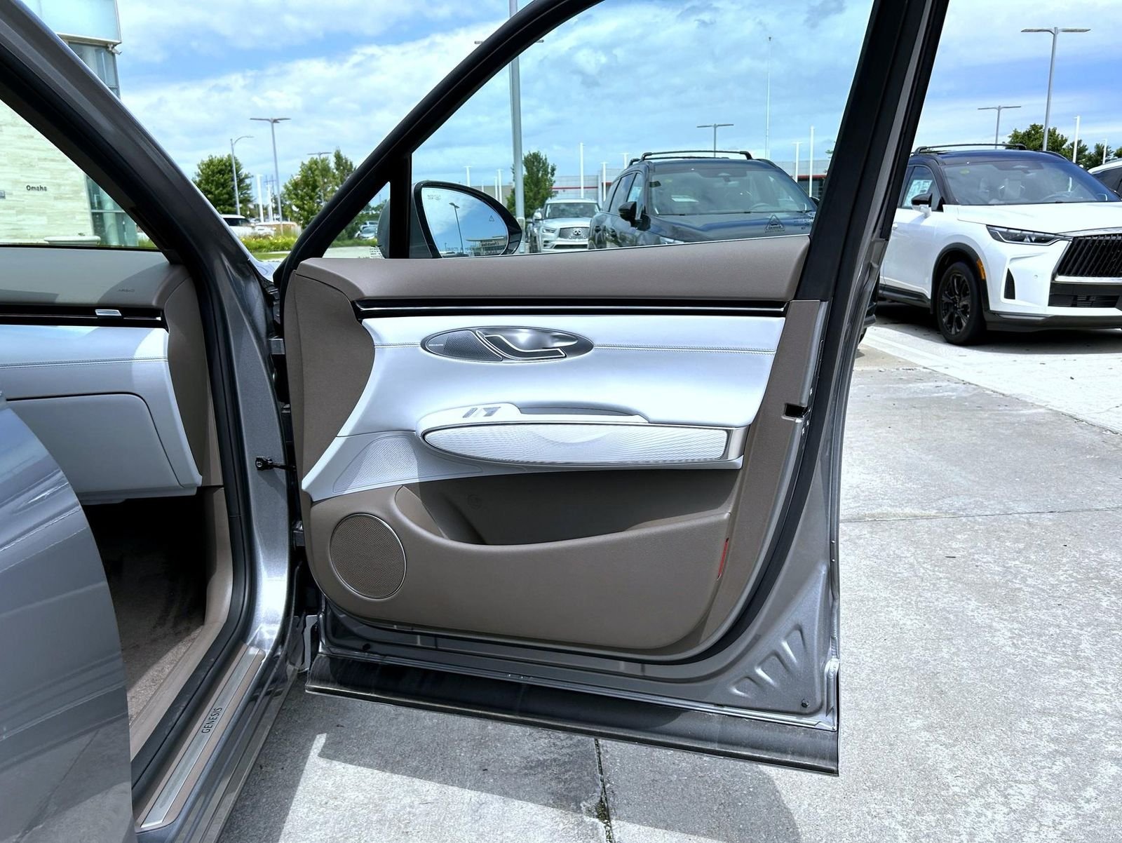 New 2026 Silver Genesis 2.5T Advanced image 16