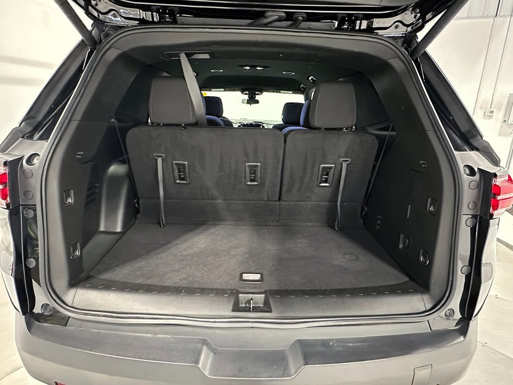 Used 2023 MOSAIC BLACK METALLIC Chevrolet LT Cloth image 5