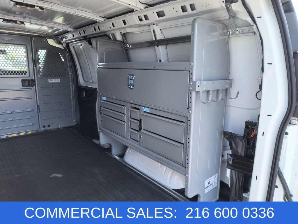 2025 Chevrolet Express Cargo Work Van - Photo 10