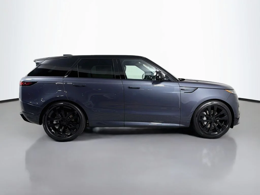 New 2026 Varesine Blue Land Rover Dynamic SE image 4