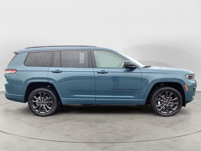 New 2026 Steel Blue Jeep L LIMITED RESERVE 4X4 image 7