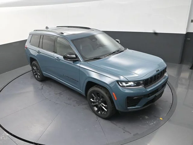 New 2026 Steel Blue Exterior Paint Jeep Limited Reserve image 11