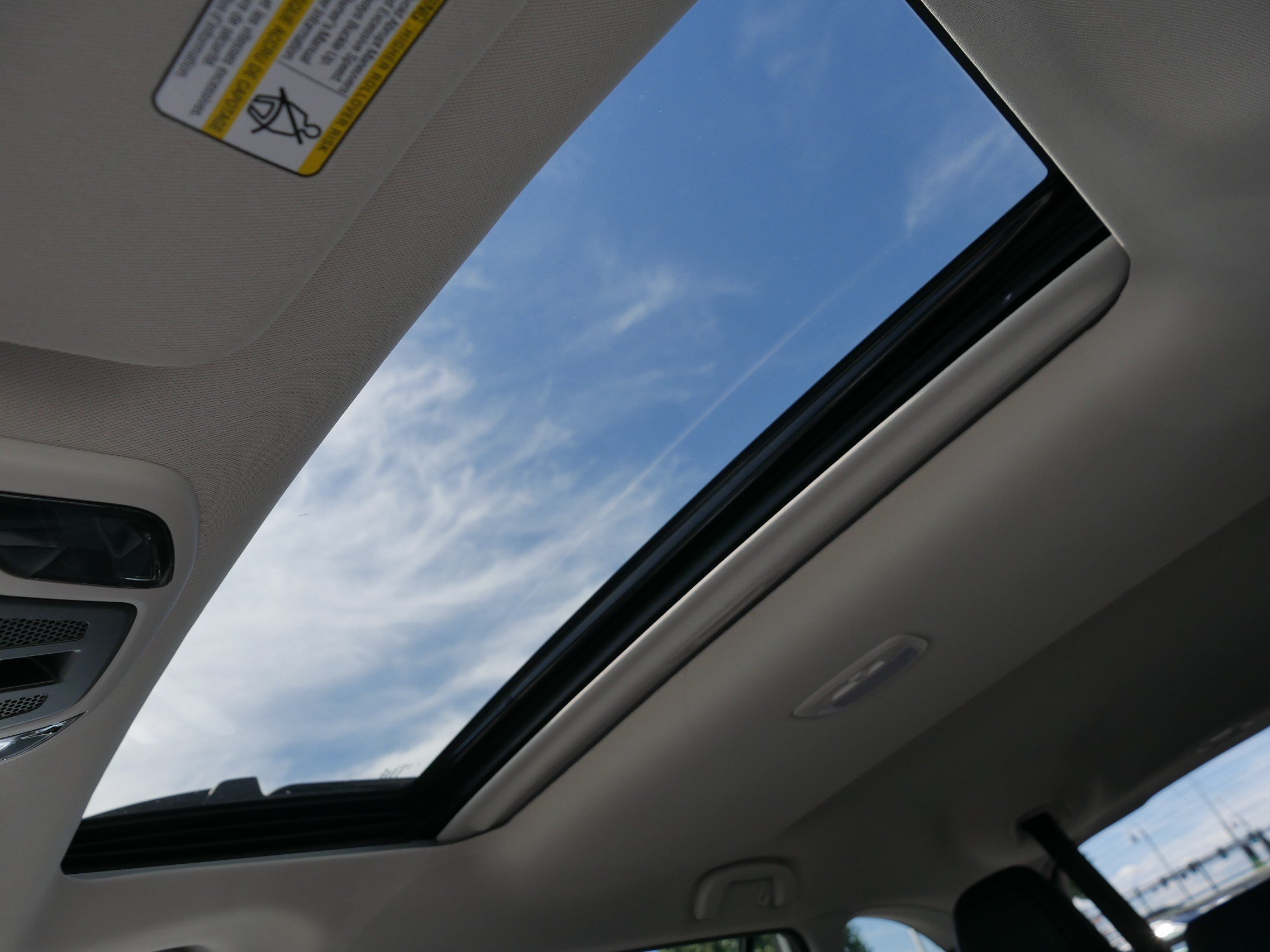 Used 2025 Crystal White Pearl Subaru Onyx Edition image 32