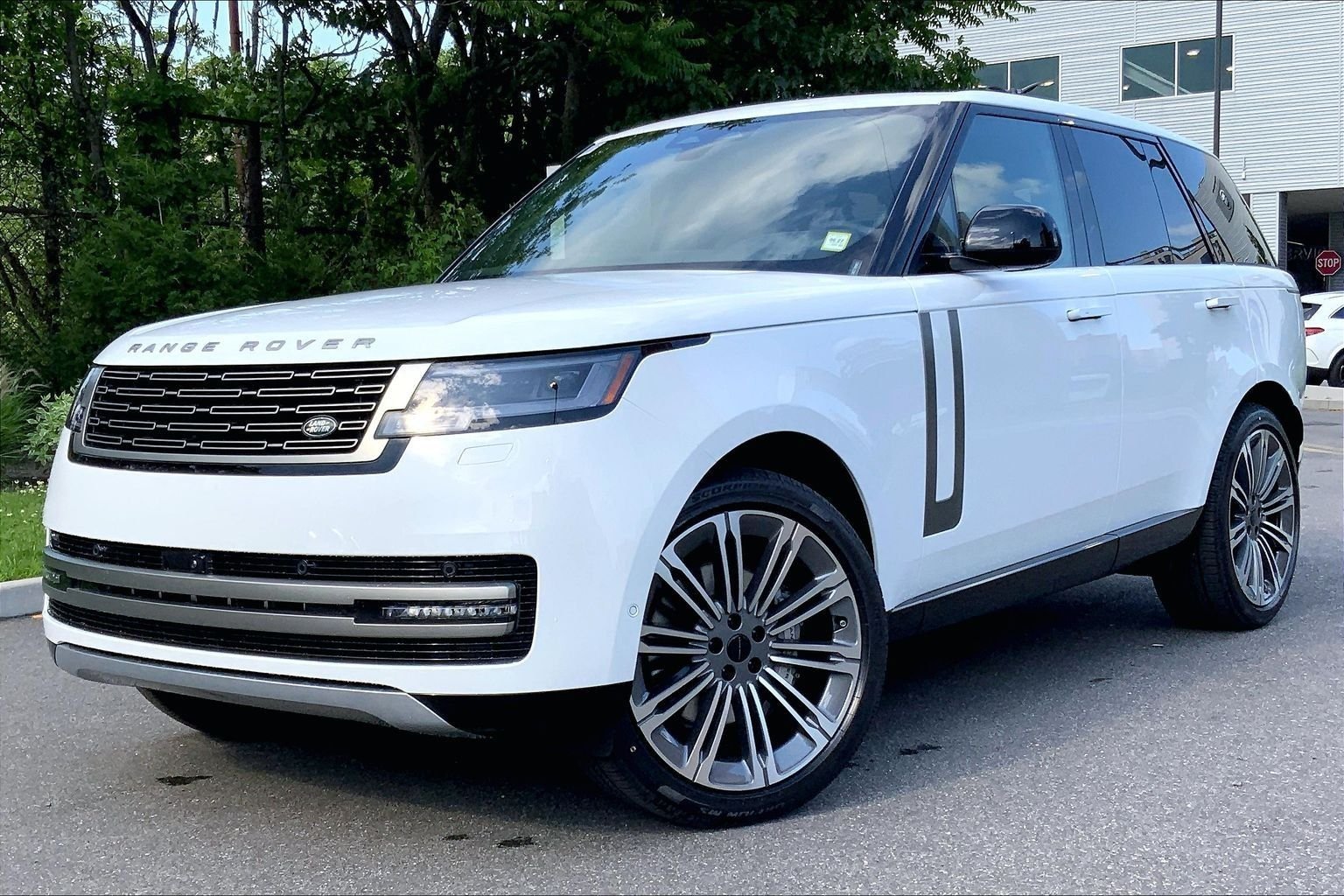 New 2026 Fuji White LAND ROVER SE image 1