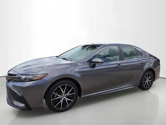 Used 2022 Predawn Gray Mica Toyota SE image 1