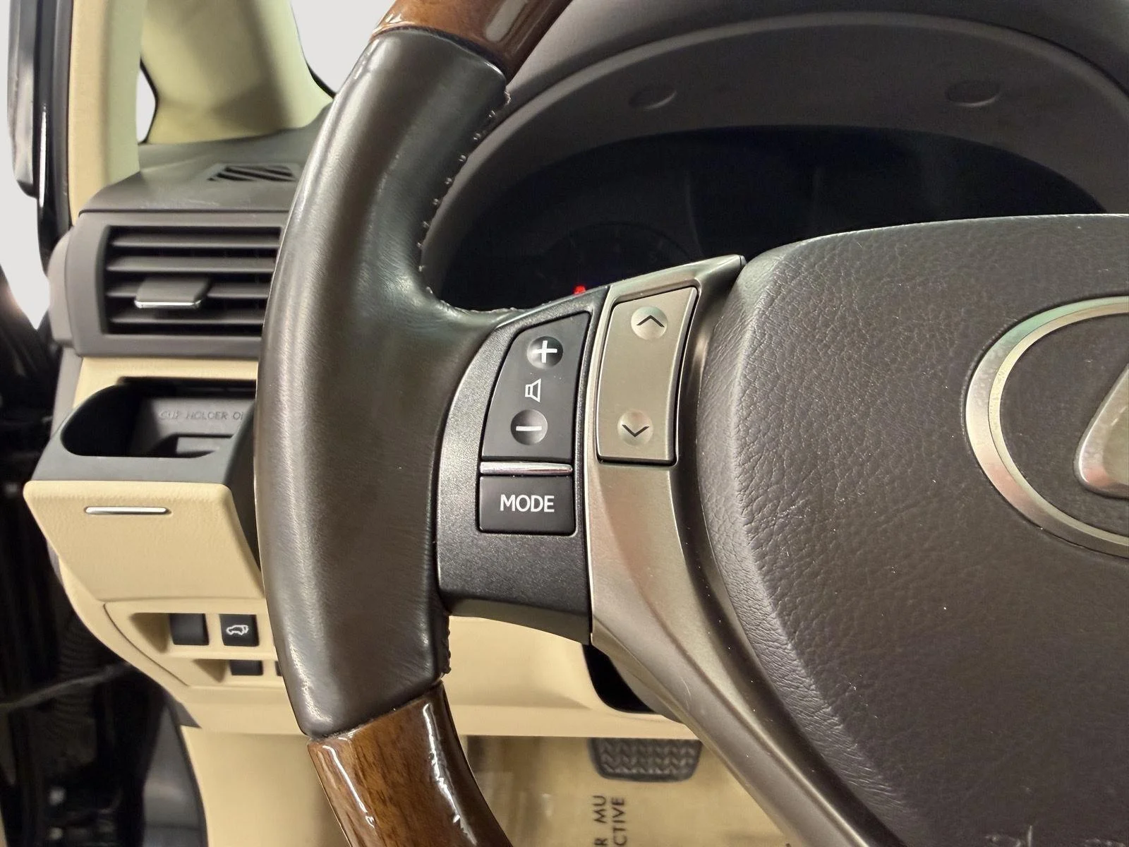 Used 2013 Obsidian Lexus Base image 11