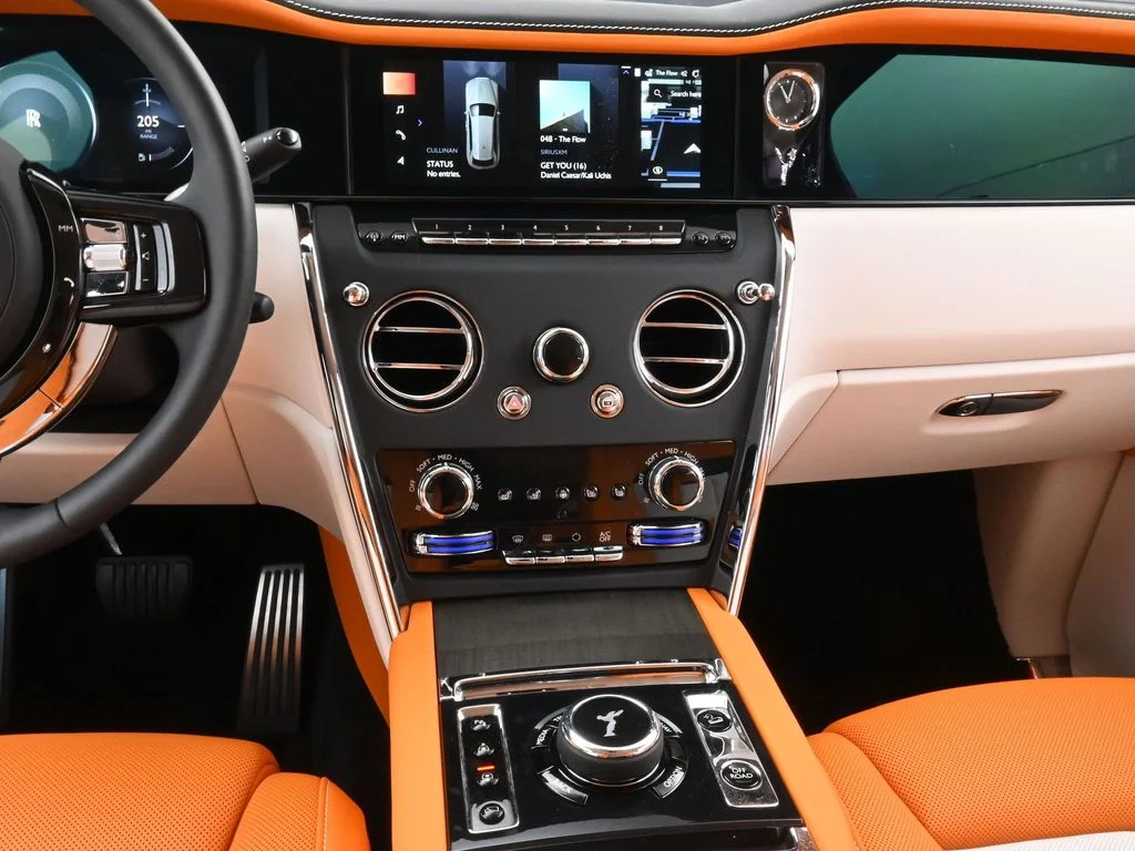 Used 2026 White Rolls-Royce  image 18