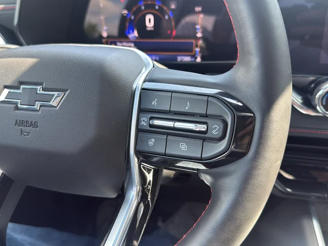 Used 2023 Blue Chevrolet Z71 image 17