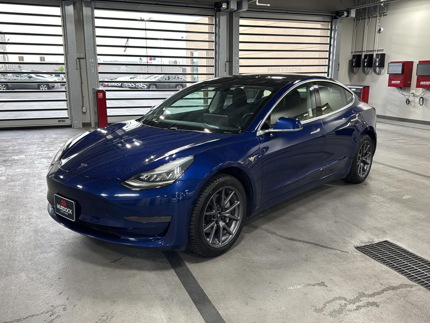 Used 2020 Pearl White Multi-Coat Tesla Standard Range image 12