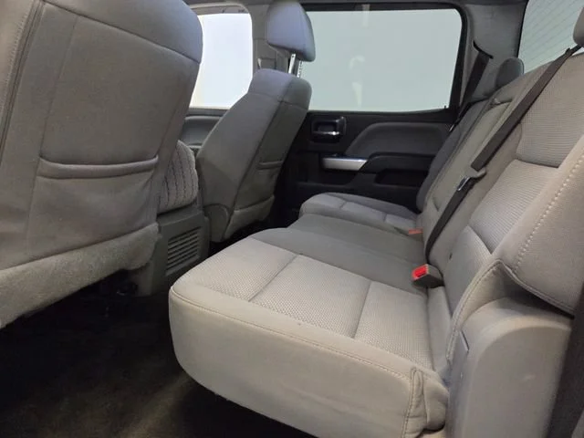 Used 2018 GRAPHITE METALLIC Chevrolet LT image 13