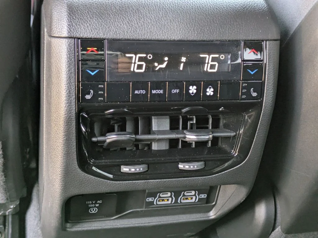 Used 2022 White Jeep Overland 4xe image 16