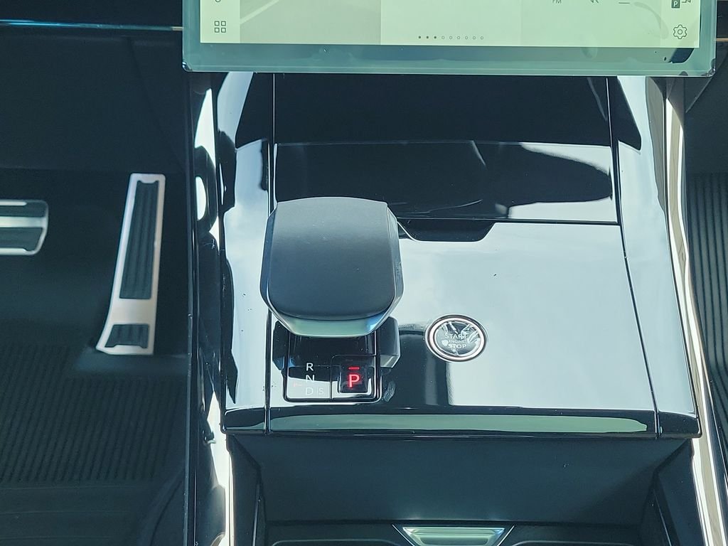 New 2026 Fuji White Land Rover Dynamic SE image 20