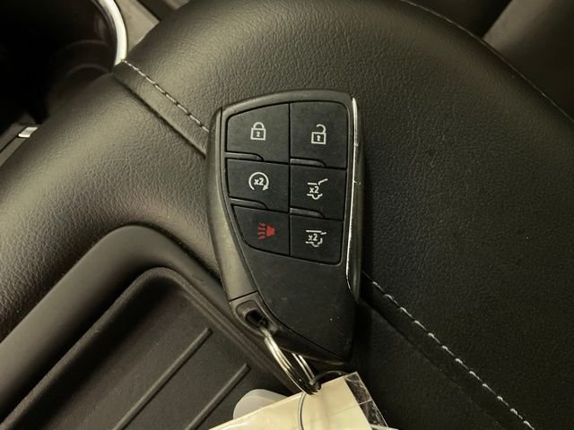 Used 2023 Black Chevrolet Z71 image 28