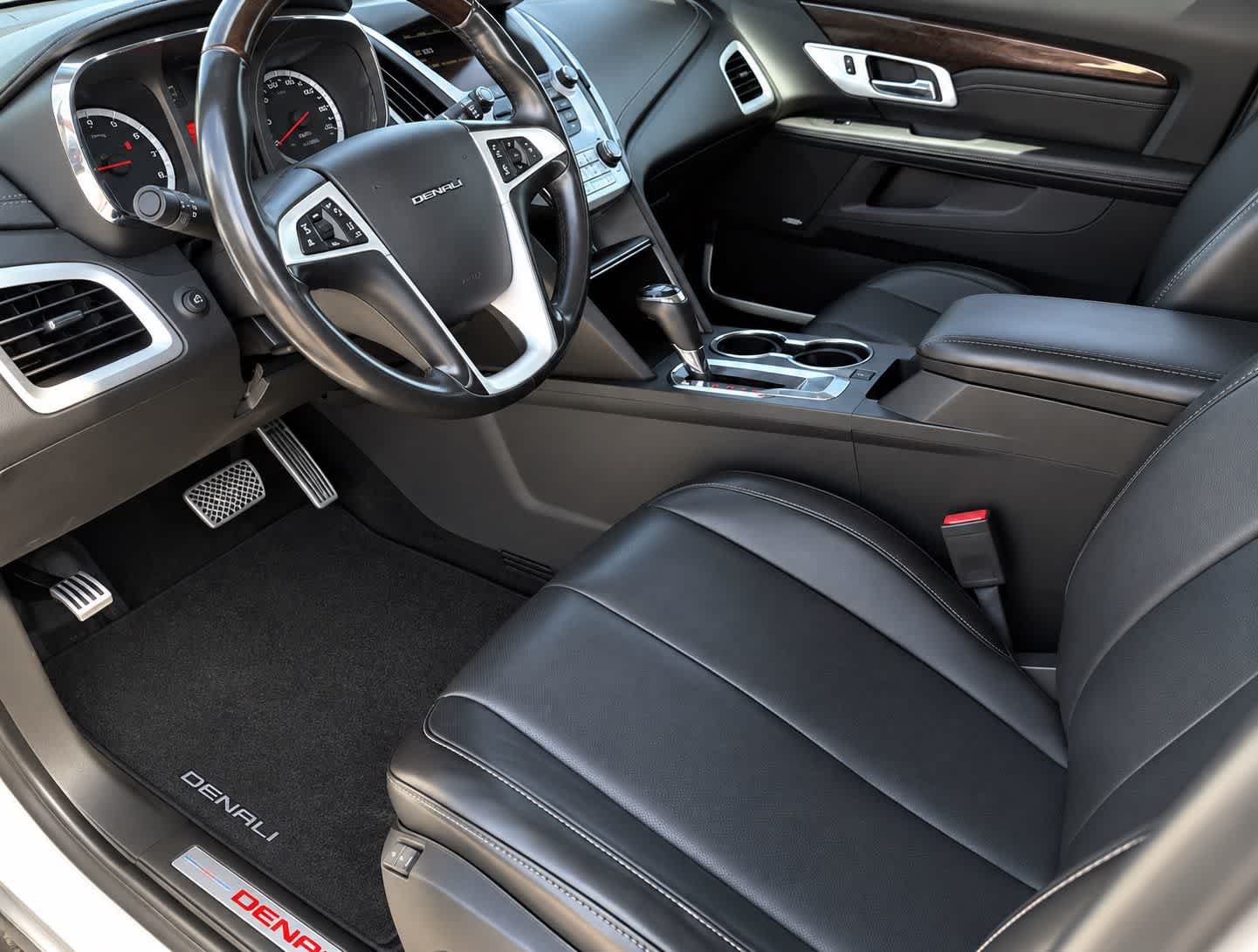 Used 2016 White Frost Tricoat GMC Denali image 20
