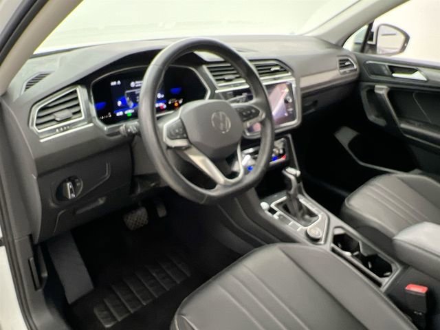 Used 2022 Pure White Volkswagen SE image 7