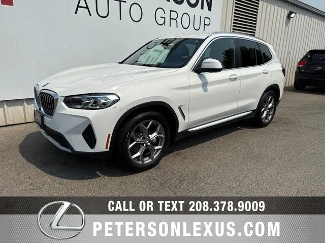 Used 2022  BMW xDrive30i image 8