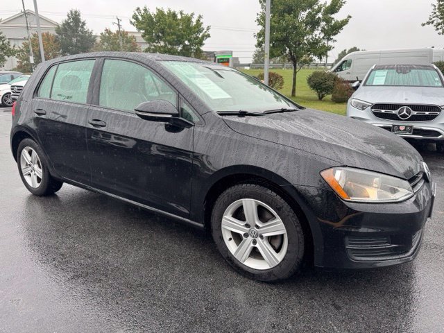 Used 2017 Black Volkswagen  image 1