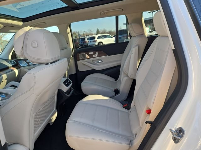 New 2026 MANUFAKTUR Moonlight White Metallic Mercedes-Benz GLS450 image 29