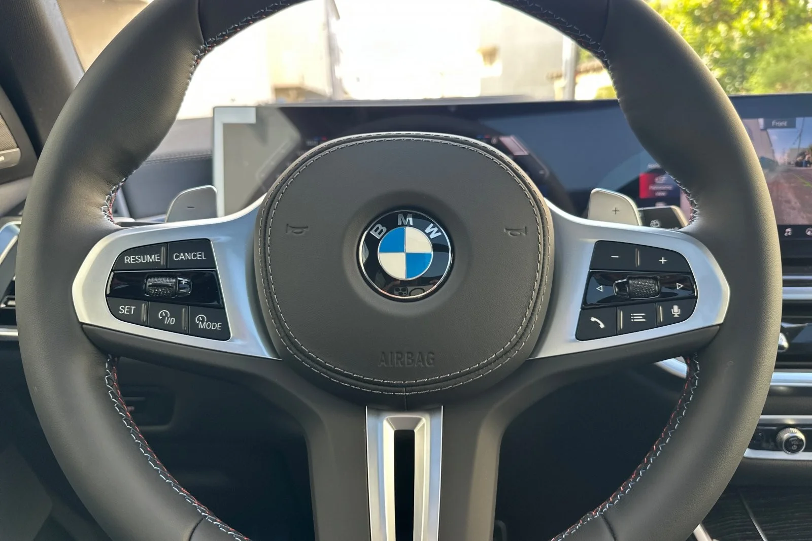 New 2026 Tanzanite Blue II Metallic BMW M60i image 23