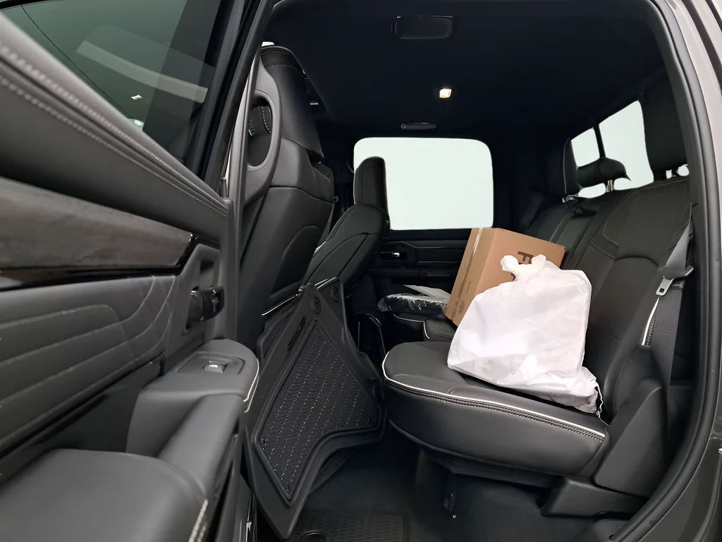 2026 RAM 3500 Limited - Photo 12