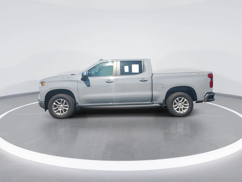 Used 2024 Gray Chevrolet LT image 5