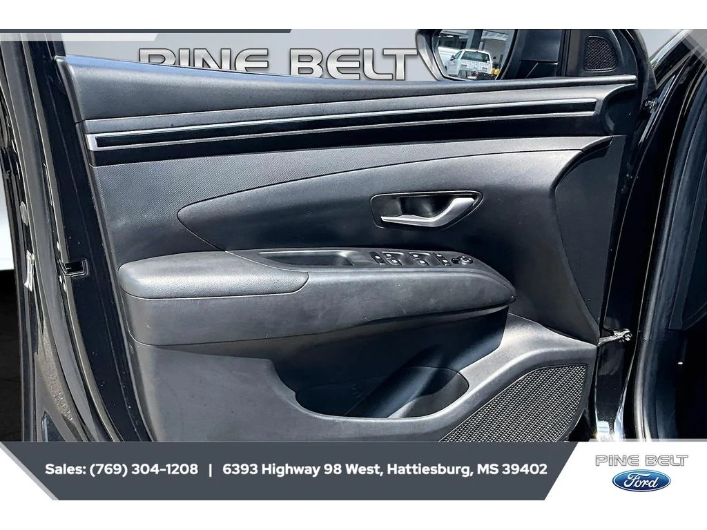 Used 2023 Phantom Black Hyundai SE image 17