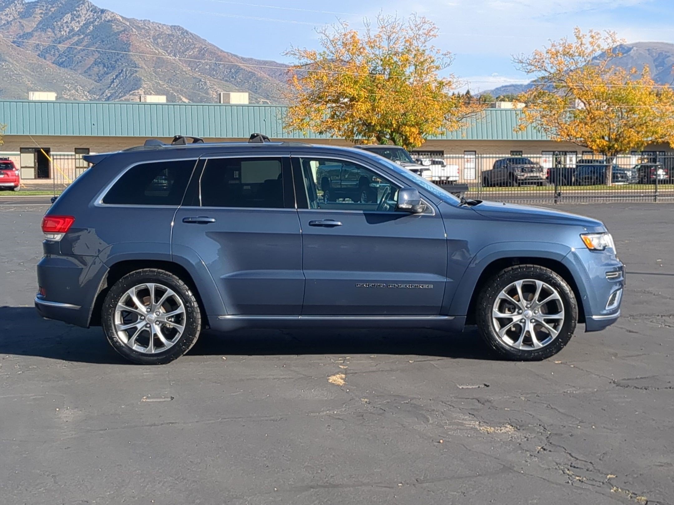 Used 2020 Slate Blue Pearlcoat Jeep Summit image 2