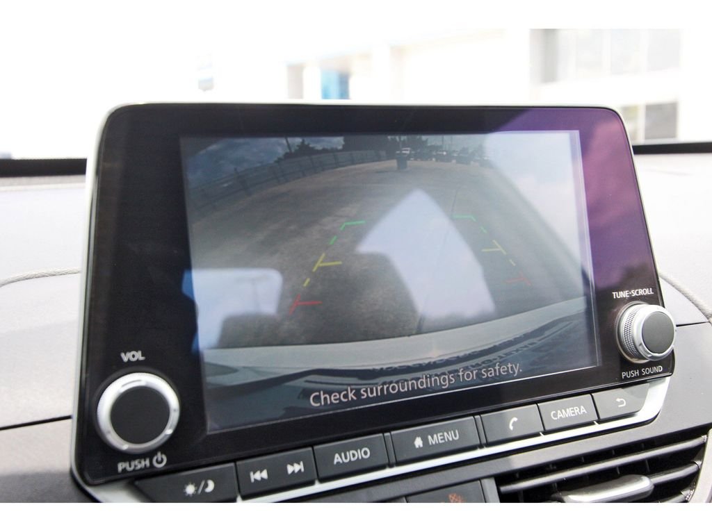 Used 2025 White Nissan 2.5 SV image 26