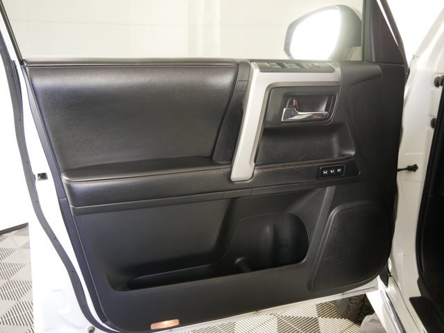 Used 2014 Blizzard Pearl Toyota Limited image 8