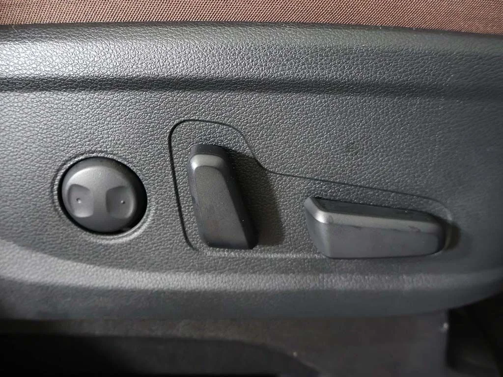 Used 2024 Black Kia SX image 36