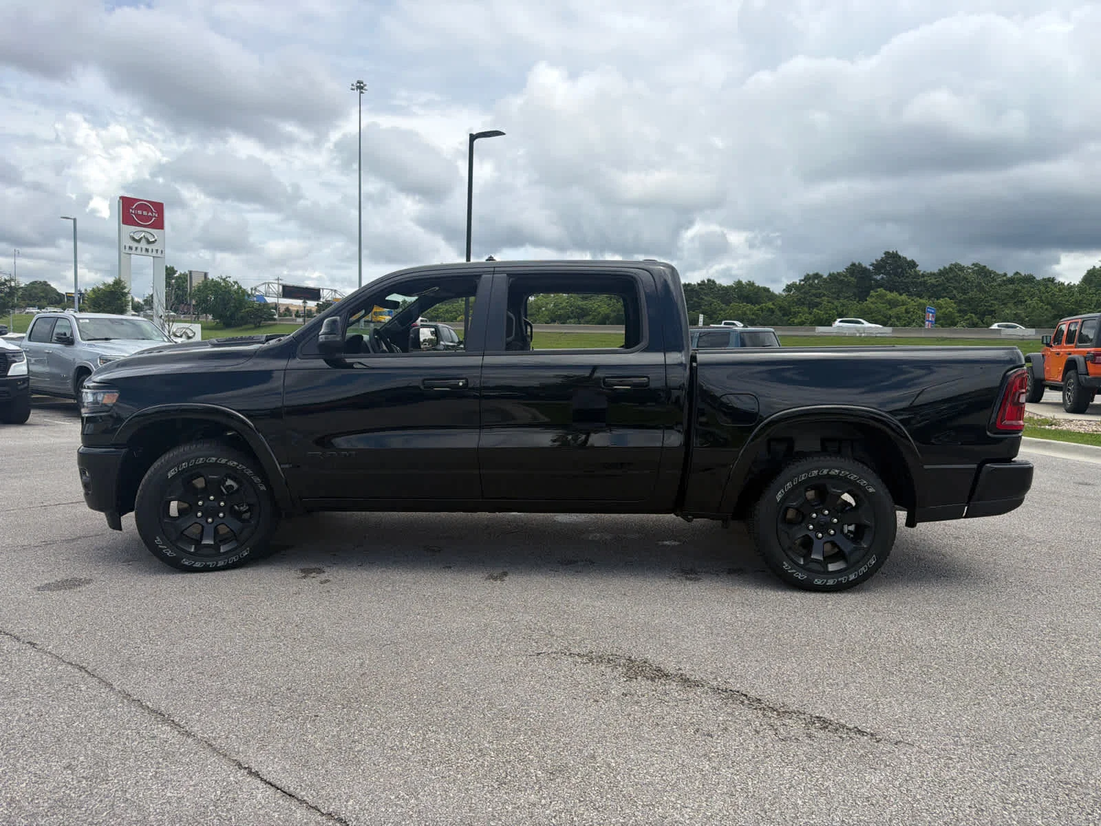 New 2026 Diamond Black Crystal Pearlcoat Ram Big Horn image 5