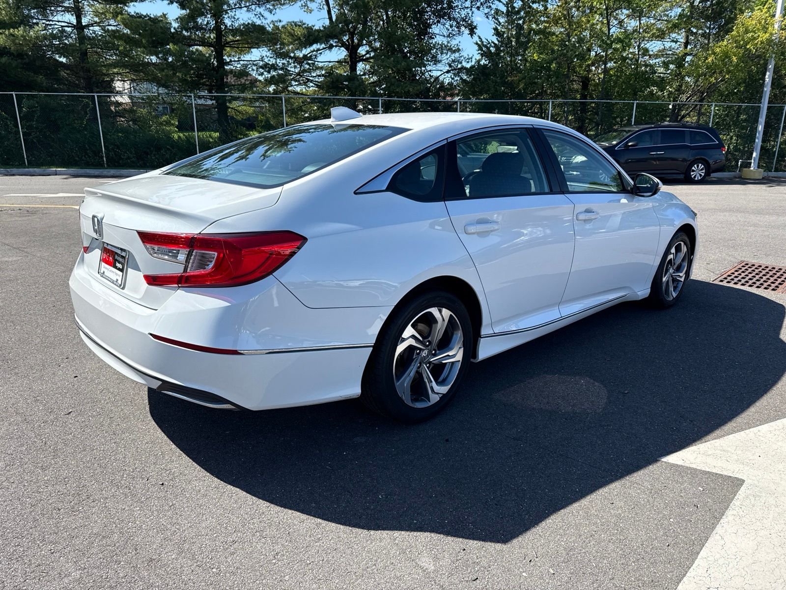 Used 2018 White Honda EX-L image 5